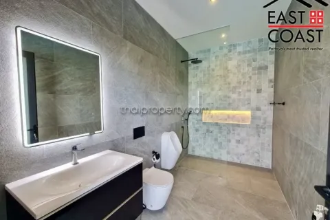 Casa de 6 dormitorios en Pattaya, Tailandia № 213152 - foto 15
