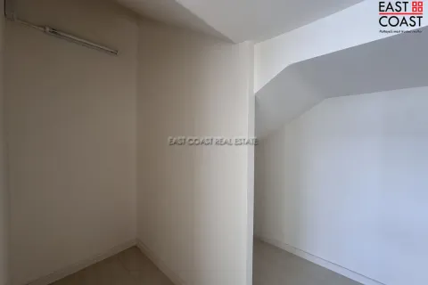 Casa de 4 dormitorios en Pattaya, Tailandia № 213154 - foto 12