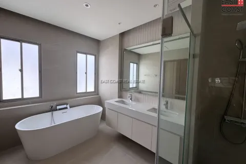 Casa de 4 dormitorios en Pattaya, Tailandia № 213154 - foto 18
