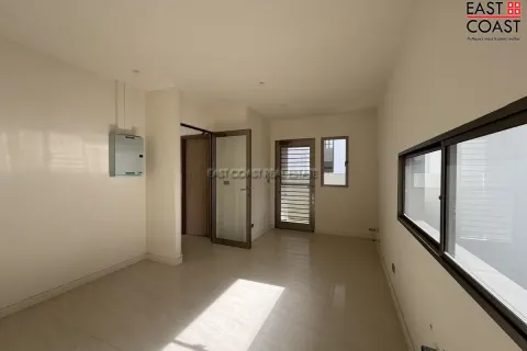 Casa de 4 dormitorios en Pattaya, Tailandia № 213154 - foto 14