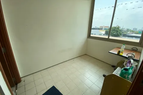 Condo in Khlong Toei, Bangkok, Thailand, 3 bedrooms  № 157143 - photo 30