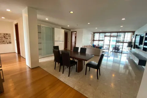 Condo in Khlong Toei, Bangkok, Thailand, 3 bedrooms  № 157143 - photo 2