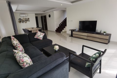 Villa in Phuket, Thailand 5 bedrooms № 157145 - photo 2