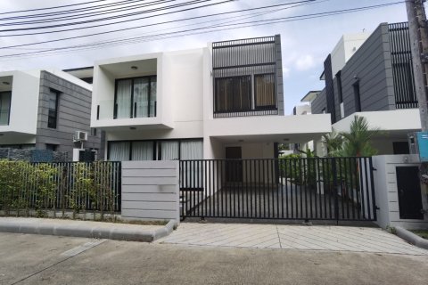Villa in Phuket, Thailand 5 bedrooms № 157145