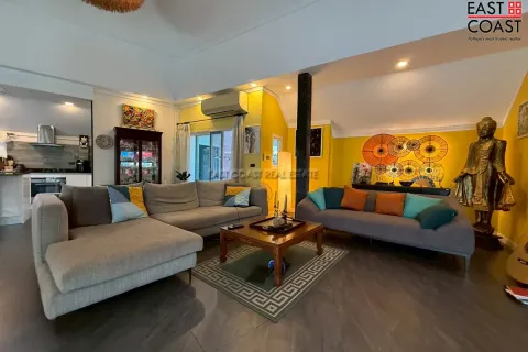 Casa de 3 dormitorios en Jomtien Beach, Pattaya, Tailandia № 212351 - foto 9