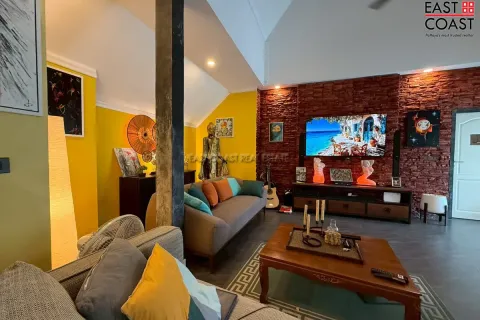 Casa de 3 dormitorios en Jomtien Beach, Pattaya, Tailandia № 212351 - foto 17