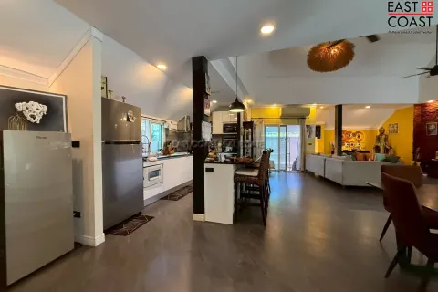 Casa de 3 dormitorios en Jomtien Beach, Pattaya, Tailandia № 212351 - foto 8