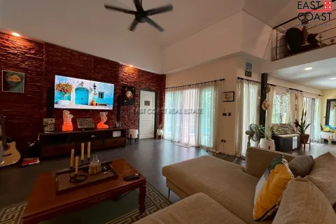 Casa de 3 dormitorios en Jomtien Beach, Pattaya, Tailandia № 212351 - foto 16