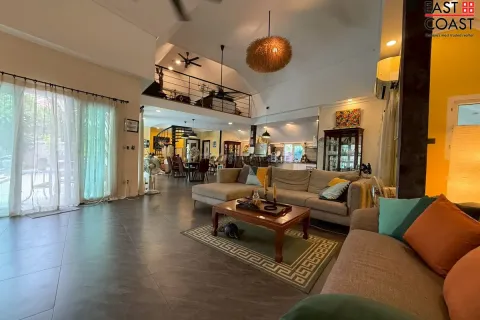 Casa de 3 dormitorios en Jomtien Beach, Pattaya, Tailandia № 212351 - foto 3