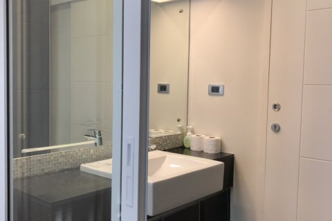 Condo in Bangkok, Thailand, 1 bedroom  № 143917 - photo 5