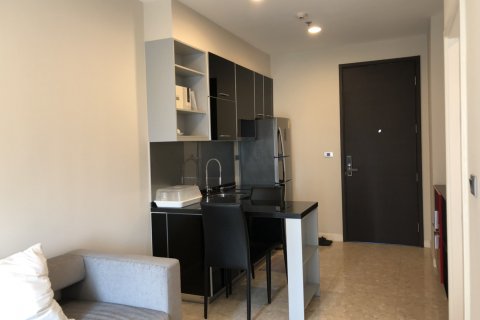 Condo in Bangkok, Thailand, 1 bedroom  № 143917 - photo 1