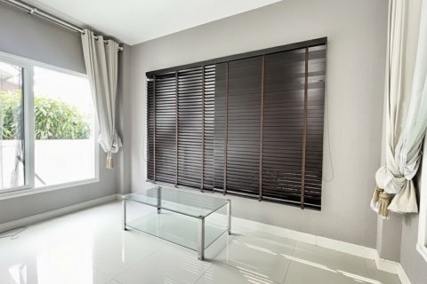 House in Nonthaburi, Thailand 4 bedrooms № 156922 - photo 4