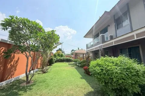 Casa de 4 dormitorios en Pattaya, Tailandia № 210718 - foto 28