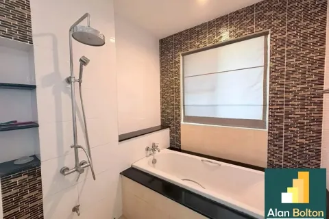 Casa de 4 dormitorios en Pattaya, Tailandia № 210718 - foto 8