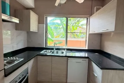 Casa de 4 dormitorios en Pattaya, Tailandia № 210718 - foto 22