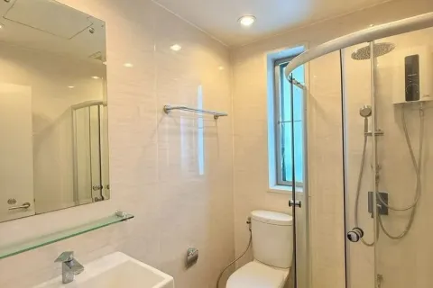 Casa de 4 dormitorios en Pattaya, Tailandia № 210718 - foto 15