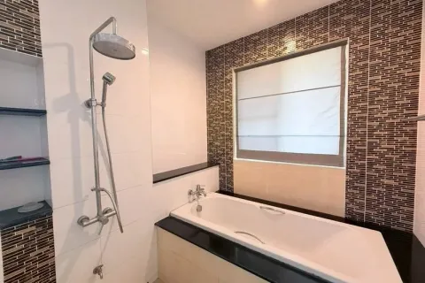 Casa de 4 dormitorios en Pattaya, Tailandia № 210718 - foto 16