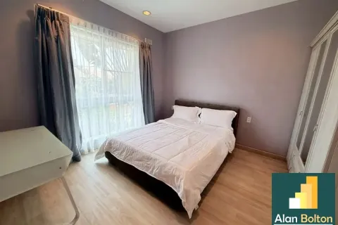 Casa de 4 dormitorios en Pattaya, Tailandia № 210718 - foto 4