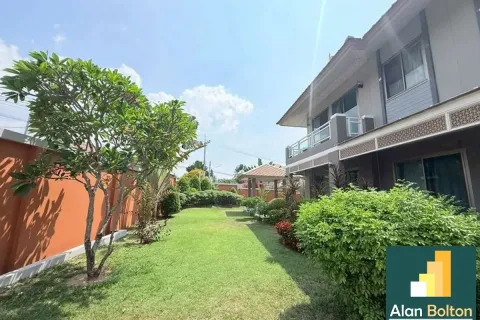 Casa de 4 dormitorios en Pattaya, Tailandia № 210718 - foto 11