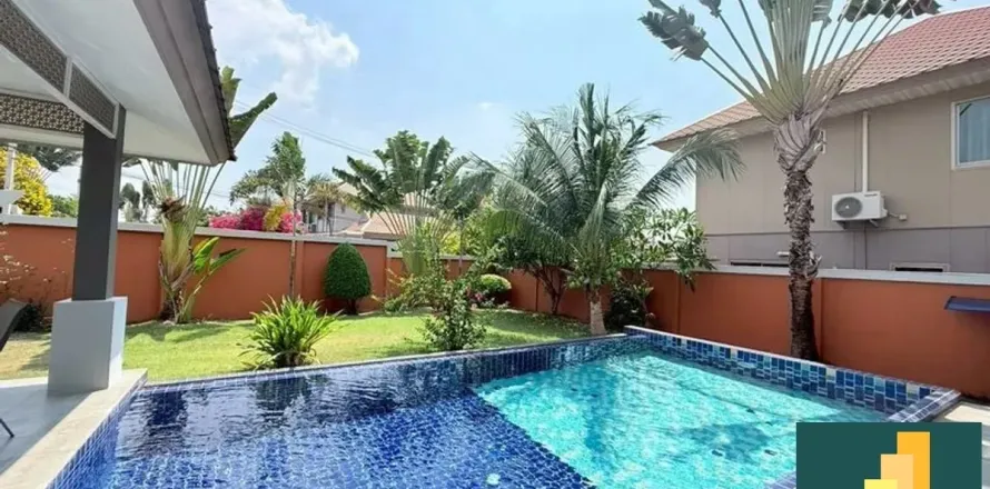 Casa de 4 dormitorios en Pattaya, Tailandia № 210718