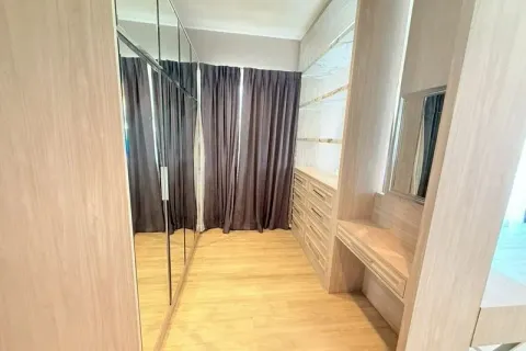 Casa de 4 dormitorios en Pattaya, Tailandia № 210718 - foto 17