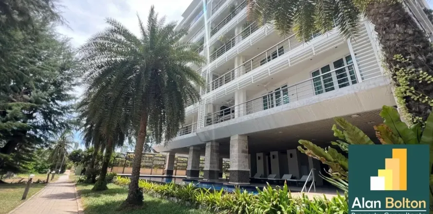 Condominio de 2 dormitorios en Pattaya, Tailandia № 210719