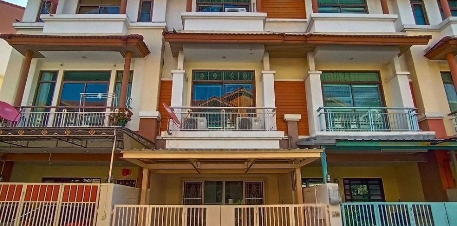 Таунхаус в Ян Наве, Бангкок, Таиланд с 3 спальнями  № 154384