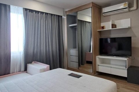 Condo in Sathon, Bangkok, Thailand, 2 bedrooms № 154387 - photo 1