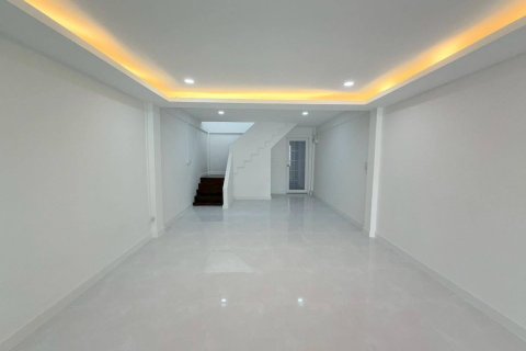 Дом в Лат Пхрау, Бангкок, Таиланд с 2 спальнями  № 154381 - фото 19