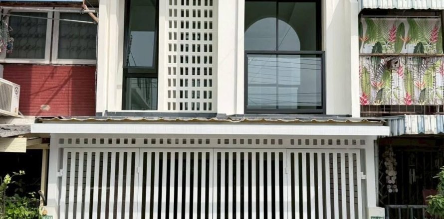 Дом в Лат Пхрау, Бангкок, Таиланд с 2 спальнями  № 154381