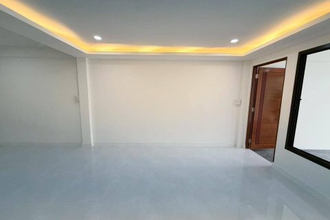 Дом в Лат Пхрау, Бангкок, Таиланд с 2 спальнями  № 154381 - фото 5