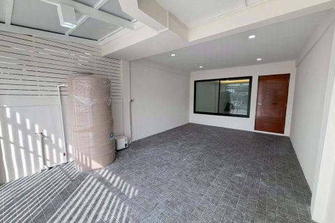 Дом в Лат Пхрау, Бангкок, Таиланд с 2 спальнями  № 154381 - фото 29