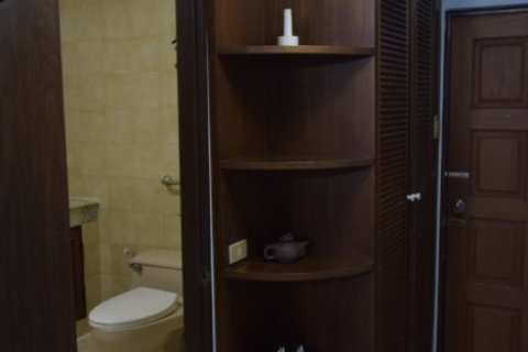 Eigentumswohnung in Bang Rak, Bangkok, Thailand, 1 Schlafzimmer № 218334 - Foto 16