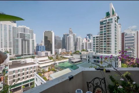 Condo in Watthana, Bangkok, Thailand, 2 bedrooms  № 152852 - photo 3