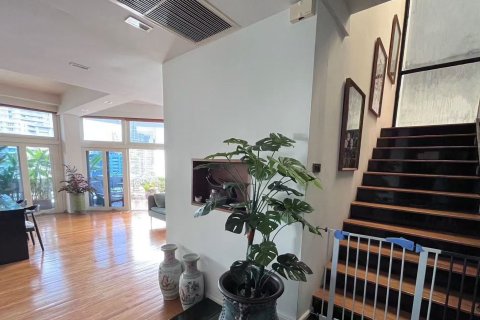 Condo in Watthana, Bangkok, Thailand, 2 bedrooms  № 152852 - photo 6