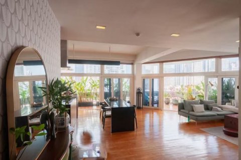 Condo in Watthana, Bangkok, Thailand, 2 bedrooms  № 152852 - photo 1