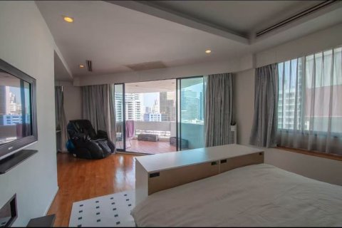 Condo in Watthana, Bangkok, Thailand, 2 bedrooms  № 152852 - photo 10