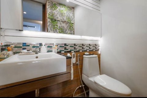 Condo in Watthana, Bangkok, Thailand, 2 bedrooms  № 152852 - photo 11