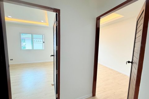 House in Pa Klok, Thailand 3 bedrooms № 152851 - photo 14