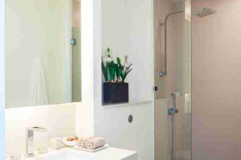 Condo in Thonburi, Bangkok, Thailand, 3 bedrooms № 183067 - photo 13