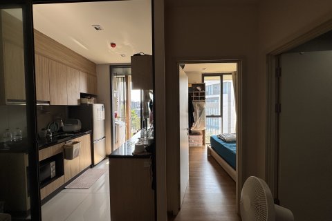 Студия в кондо в Ваттхане, Бангкок, Таиланд № 147708 - фото 1