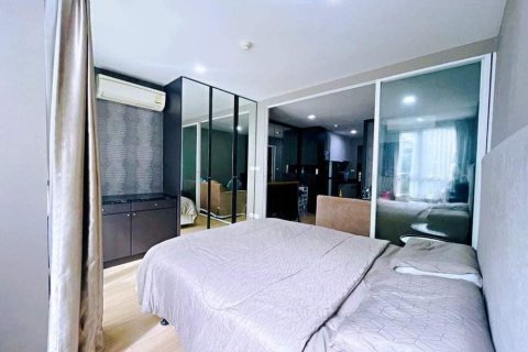 Studio dans le Condo à Phra Khanong, Bangkok, Thaïlande  № 147712 - photo 4