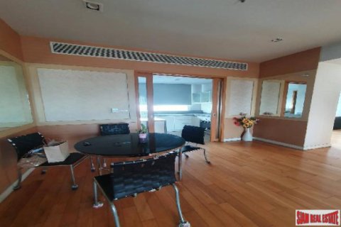 Коммерческая недвижимость в Бангкоке, Таиланд 126.6м2  № 159927 - фото 4