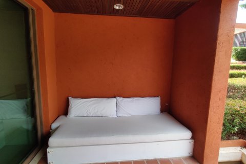 Condo in Hua Hin, Thailand, 2 bedrooms  № 169244 - photo 3