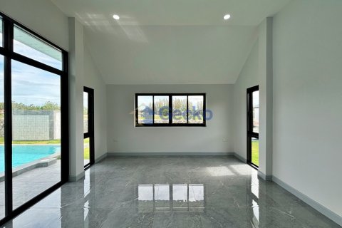 House in Pattaya, Thailand 3 bedrooms № 209309 - photo 12