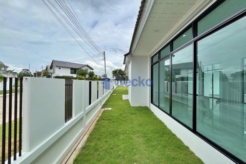 House in Pattaya, Thailand 3 bedrooms № 209309 - photo 19