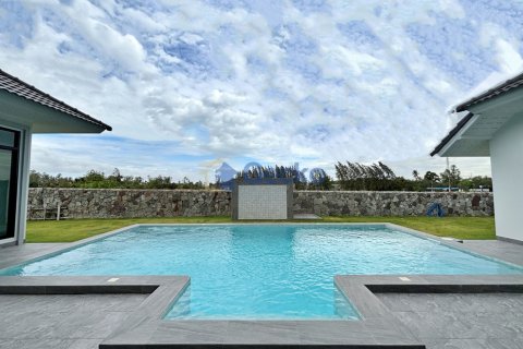 House in Pattaya, Thailand 3 bedrooms № 209309 - photo 23