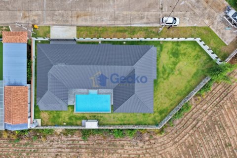 House in Pattaya, Thailand 3 bedrooms № 209309 - photo 27