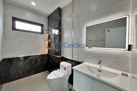 House in Pattaya, Thailand 3 bedrooms № 209309 - photo 14