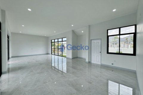 House in Pattaya, Thailand 3 bedrooms № 209309 - photo 11